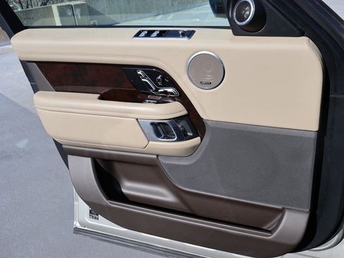 Used 2020 Land Rover Range Rover HSE image 36