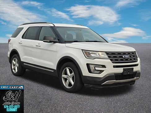 Used 2016 Ford Explorer XLT AWD/4WD image 3