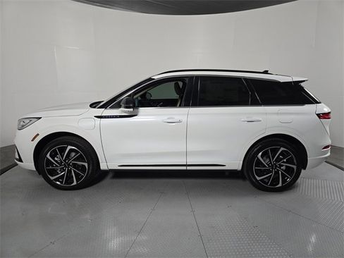 New 2026 Lincoln Corsair Grand Touring image 8