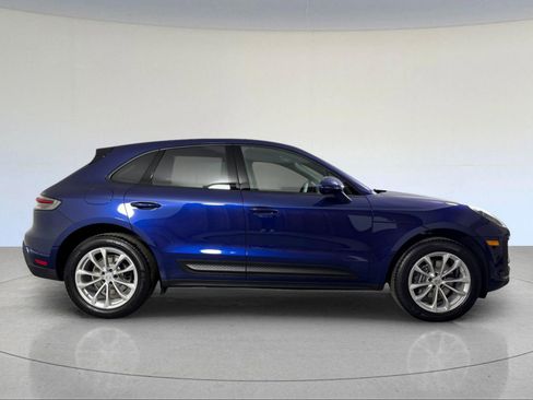 Certified 2025 Porsche Macan image 7