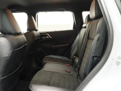 Used 2024 Mitsubishi Outlander SE FWD image 28