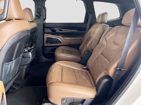 Used 2021 Kia Telluride SX w/ SX Prestige Package image 26