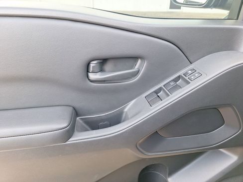 Used 2025 Nissan Frontier S image 16