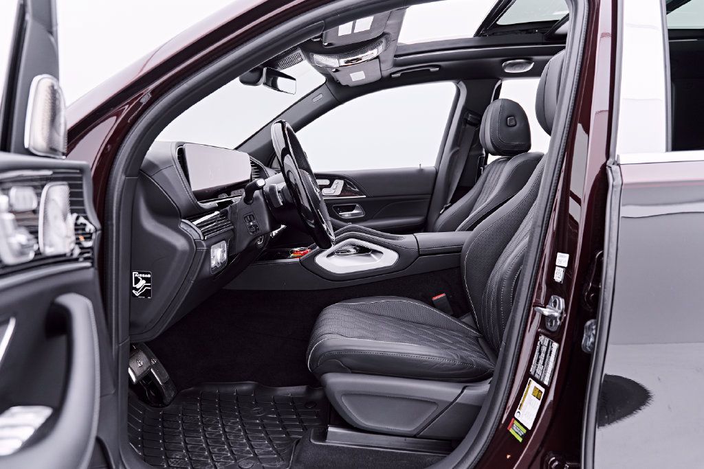 Used 2024 Mercedes-Benz Maybach GLS 600 4MATIC image 39
