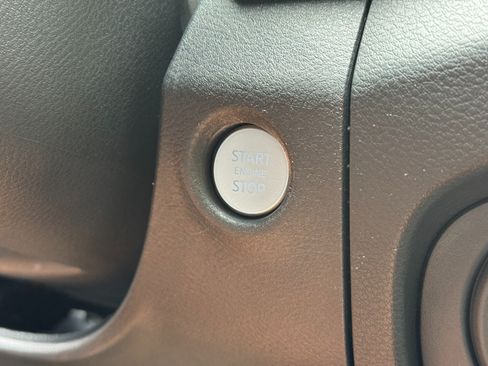 Used 2022 Nissan Frontier SV RWD image 21