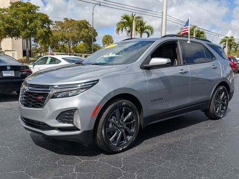 Used 2023 Chevrolet Equinox RS w/ RS Leather Package image 3