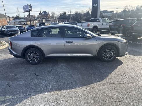 New 2026 Kia K4 LXS image 4