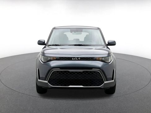 Used 2025 Kia Soul LX w/ LX Technology Package FWD image 2