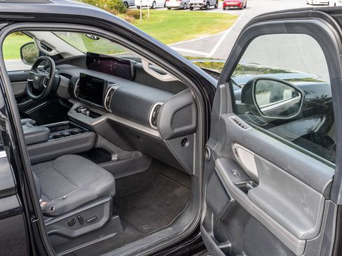 Used 2025 Ford Expedition Max Active RWD image 11