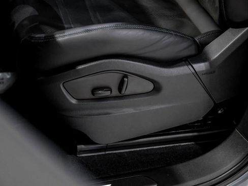 Used 2024 Porsche Cayenne Turbo GT image 29