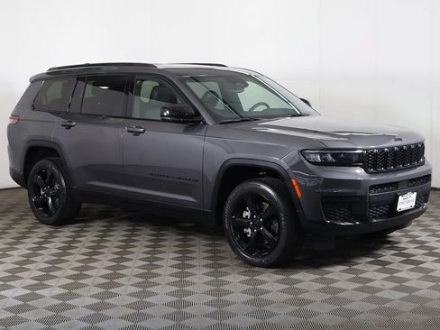 Used 2023 Jeep Grand Cherokee L Laredo AWD/4WD image 2