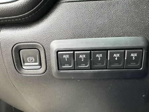 Used 2023 Chevrolet Silverado 3500 High Country w/ Z71 Off-Road Package AWD/4WD image 33