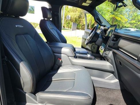 Used 2022 Ford Expedition Platinum image 26