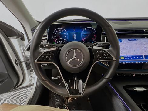 Used 2024 Mercedes-Benz E 350 4MATIC Sedan image 18