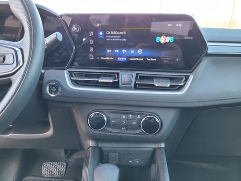 Used 2024 Chevrolet TrailBlazer LS image 25