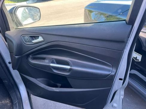 Used 2019 Ford Escape SEL AWD/4WD image 6