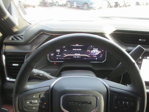 Certified 2025 GMC Sierra 2500 Denali Ultimate image 34