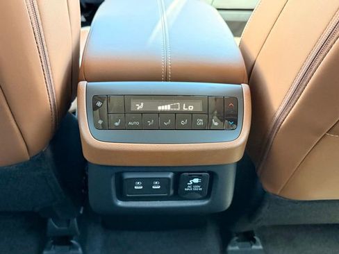 New 2026 Nissan Pathfinder Platinum AWD/4WD image 20