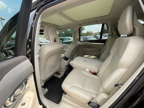 Used 2016 Volvo XC90 T6 Momentum AWD/4WD image 8