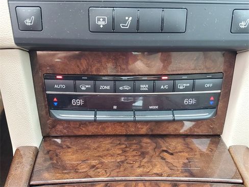 Used 2013 Mercedes-Benz E 350 4MATIC Sedan image 29