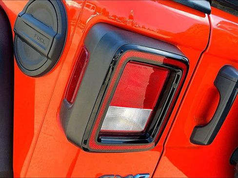 Used 2023 Jeep Wrangler Unlimited w/ Convenience Group AWD/4WD image 25
