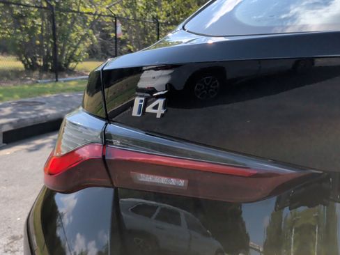 Used 2023 BMW i4 eDrive40 w/ Premium Package RWD image 12