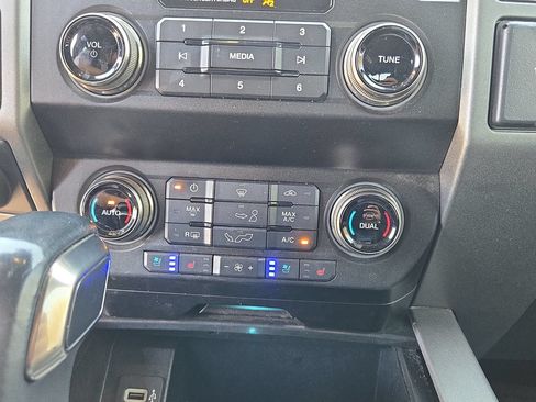 Used 2020 Ford F150 Raptor w/ Equipment Group 802A Luxury AWD/4WD image 20