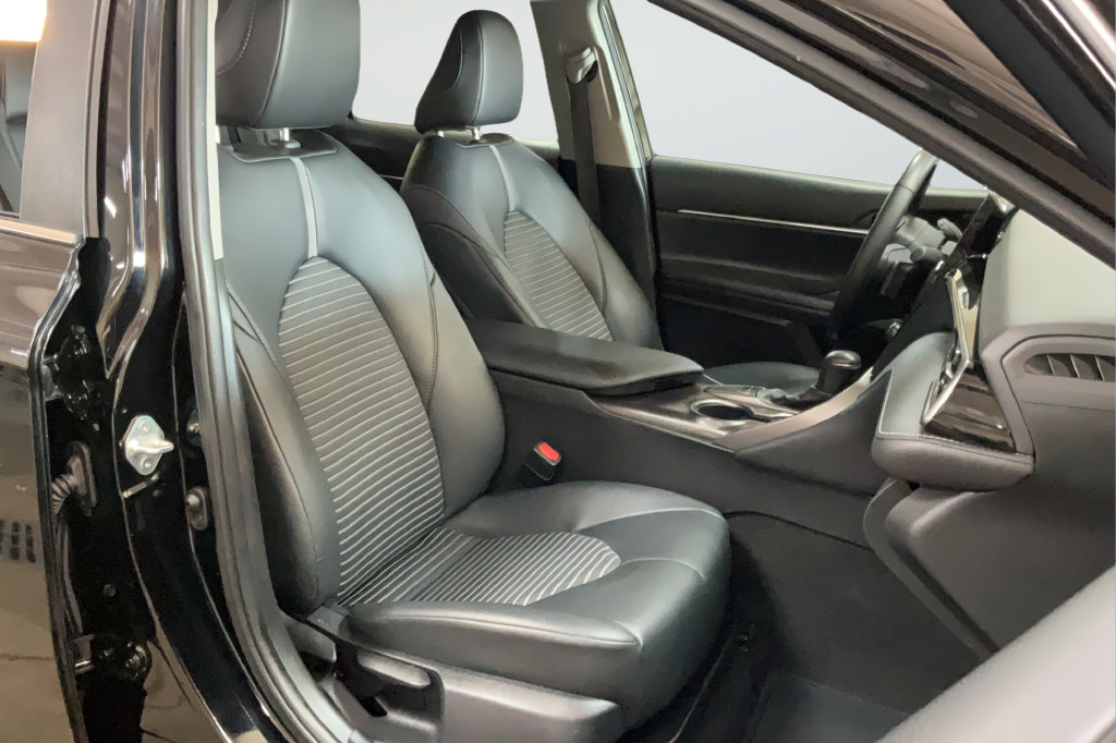 Used 2024 Toyota Camry SE FWD image 19