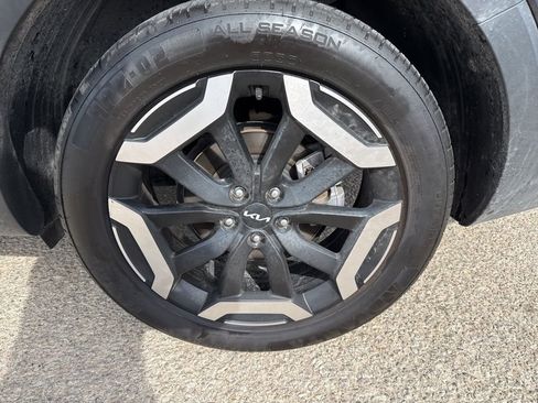 Used 2025 Kia Telluride S image 9