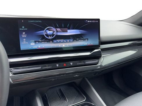 Used 2024 BMW 530i w/ Premium Package RWD image 22