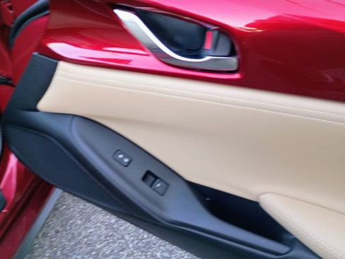 Used 2020 MAZDA MX-5 Miata RF Grand Touring RWD image 59