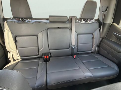 Used 2024 GMC Sierra 1500 SLT AWD/4WD image 10