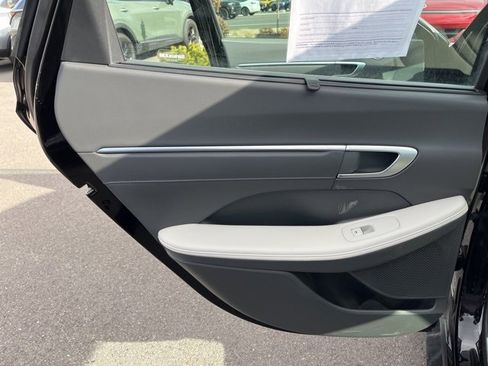 Used 2026 Hyundai Sonata Limited image 9