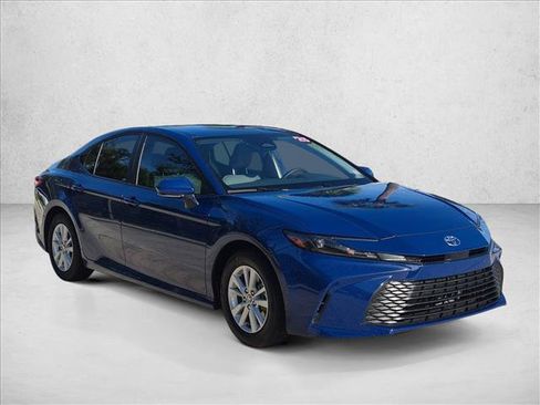 Used 2025 Toyota Camry LE w/ Convenience Package FWD image 3