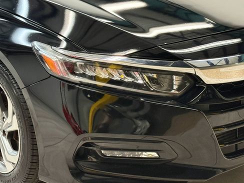 Used 2018 Honda Accord EX image 4