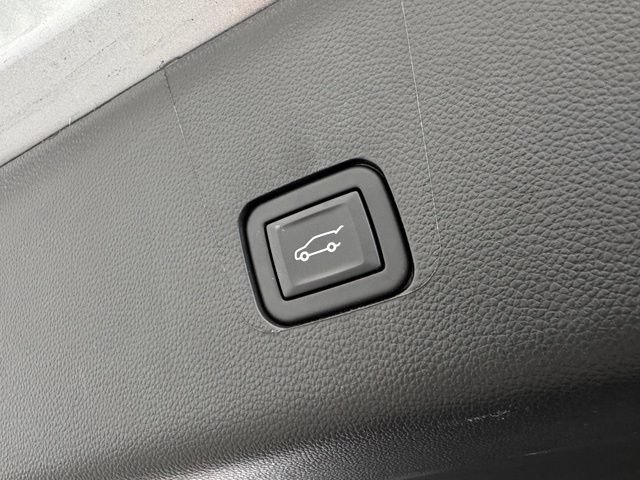 Certified 2023 Chevrolet Traverse LT AWD/4WD image 45