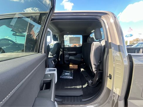New 2026 Ford F250 XLT w/ XLT Premium Package AWD/4WD image 11
