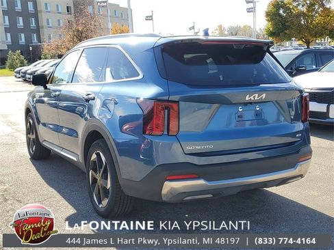 Certified 2025 Kia Sorento SX Prestige image 6