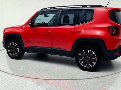 Used 2023 Jeep Renegade Trailhawk AWD/4WD image 5