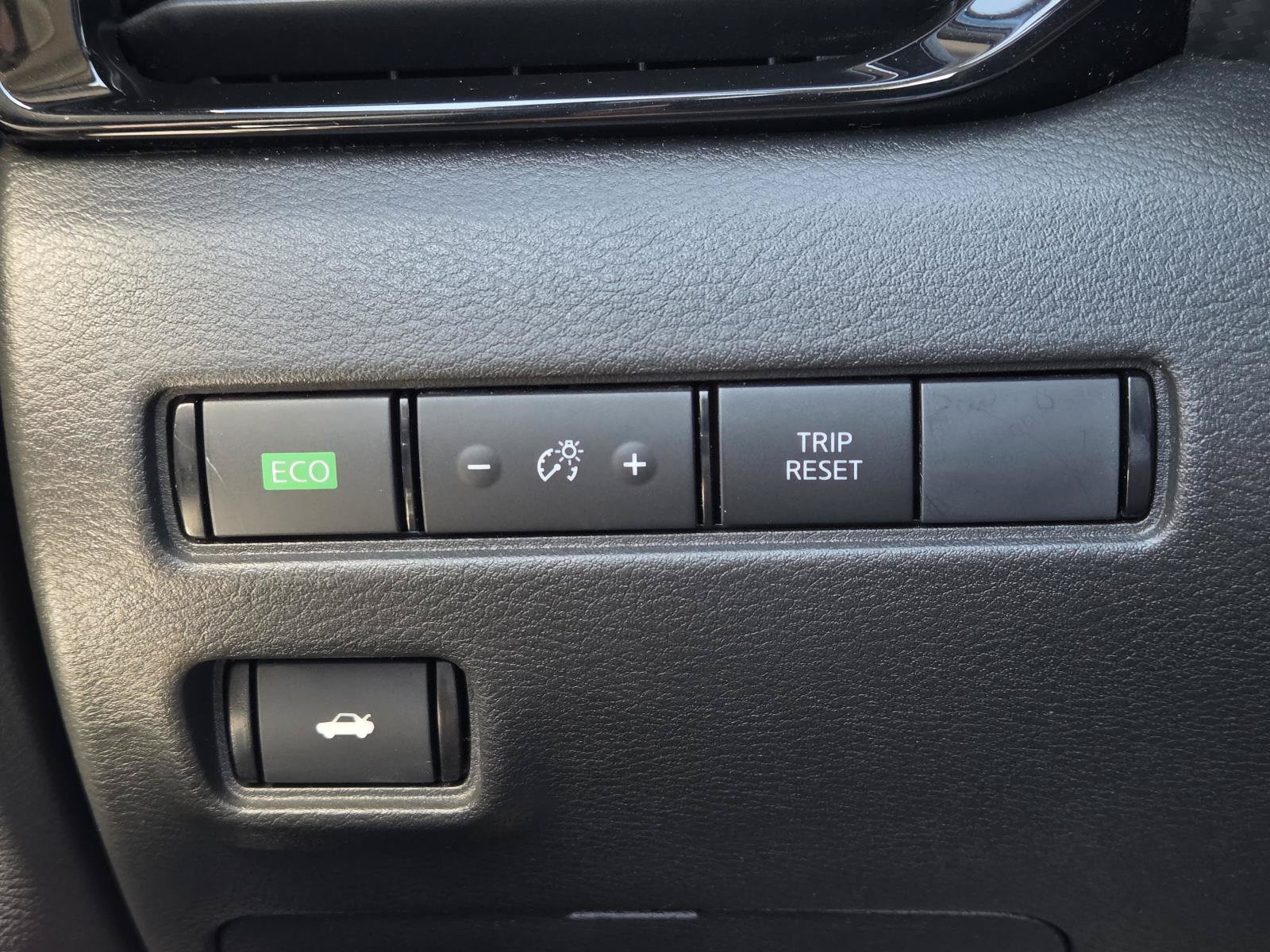 Used 2025 Nissan Sentra SR FWD image 20