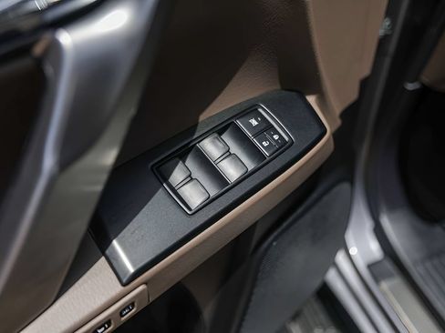 Used 2023 Lexus GX 460 Luxury w/ Accessory Package AWD/4WD image 24