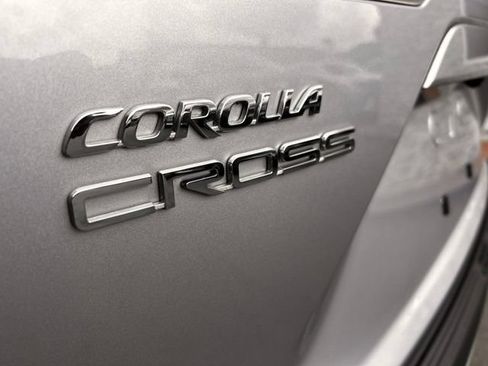 Used 2023 Toyota Corolla Cross XLE AWD/4WD image 10
