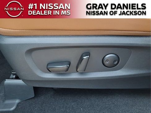 New 2026 Nissan Pathfinder Platinum FWD image 13