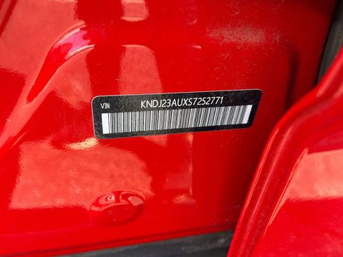 Used 2025 Kia Soul LX w/ LX Technology Package FWD image 29