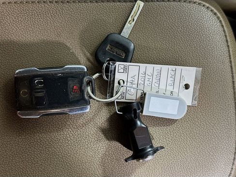 Used 2016 GMC Canyon SLT image 36