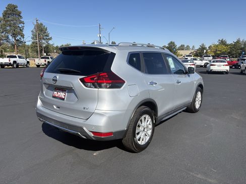 Used 2020 Nissan Rogue SV FWD image 6