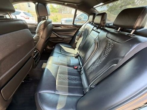 Used 2019 BMW M550i xDrive w/ Dynamic Handling Package AWD/4WD image 25