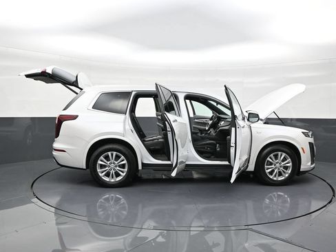 Used 2021 Cadillac XT6 Luxury FWD image 30