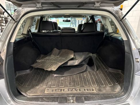 Used 2011 Subaru Outback 3.6R Limited AWD/4WD image 10