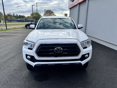 Used 2023 Toyota Tacoma SR5 w/ Technology Package AWD/4WD image 3